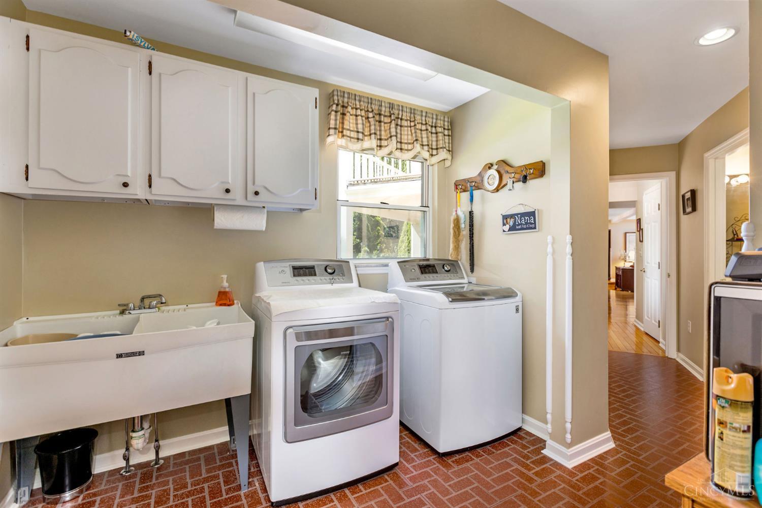 4885 Beechwood Road Cincinnati, OH 45244 - Photo 28 of 51