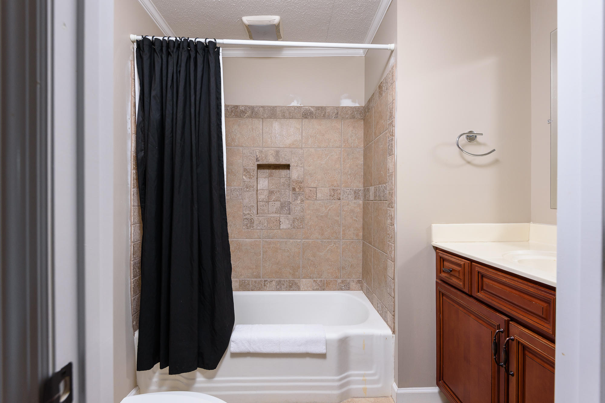 8826 Igou Gap Road Chattanooga, TN 37421 - Photo 20 of 34 hallbath_1
