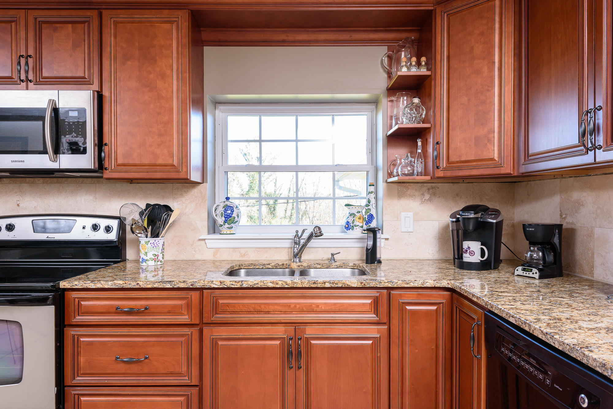 8826 Igou Gap Road Chattanooga, TN 37421 - Photo 4 of 34 kitchen_2