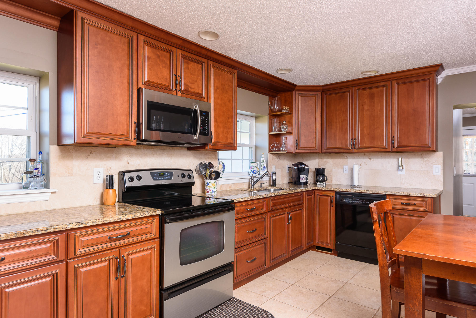 8826 Igou Gap Road Chattanooga, TN 37421 - Photo 5 of 34 kitchen_3