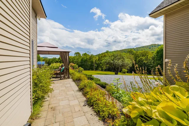 $949,000 | 157 Dartt Hill Road, Bethel, VT 05032