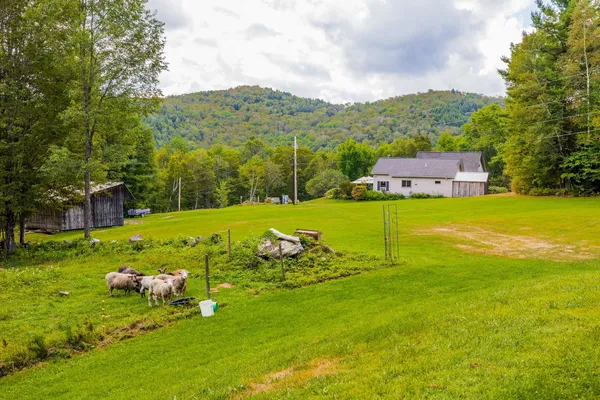 $949,000 | 157 Dartt Hill Road, Bethel, VT 05032