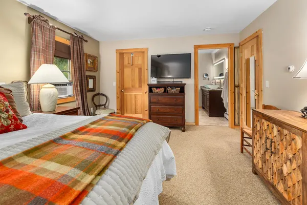 $949,000 | 157 Dartt Hill Road, Bethel, VT 05032