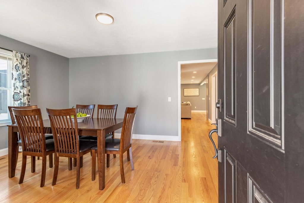 97 Batchelder Road Reading, MA 01867 - Photo 6 of 42