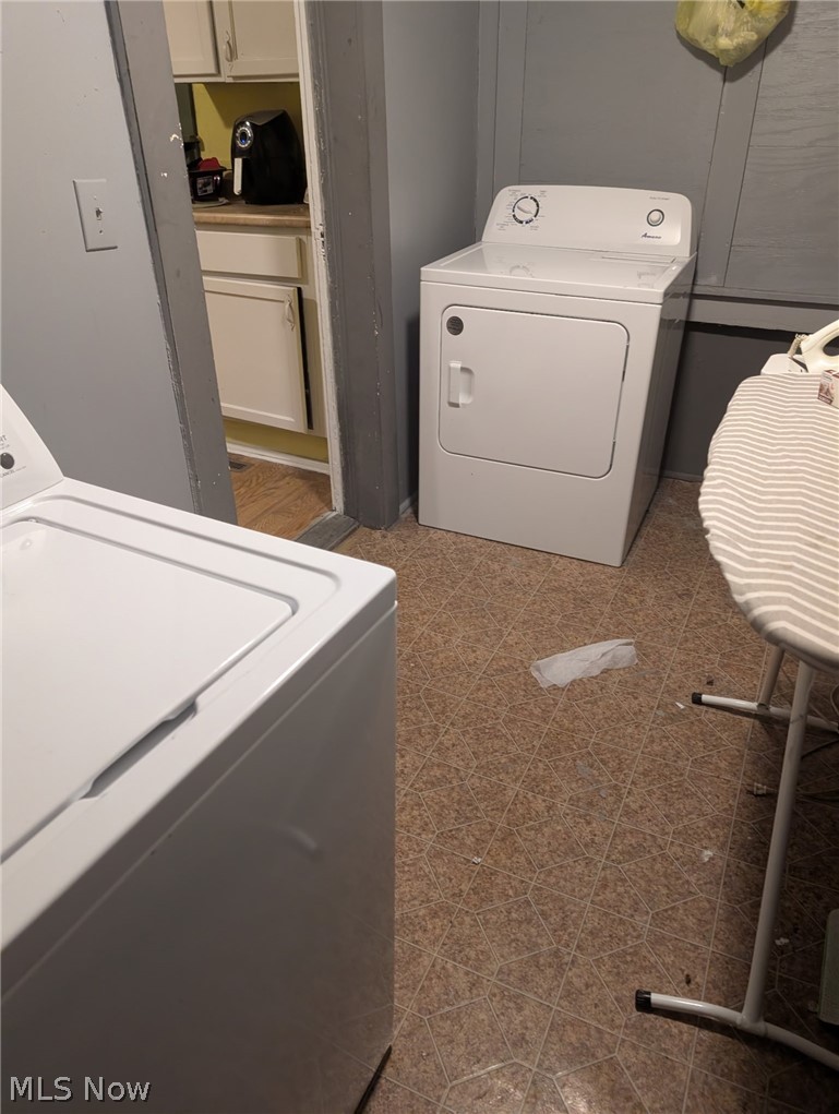 3 South 2nd Street Dennison, OH 44621 - Photo 11 of 16 Laundry room featuring washer / dryer