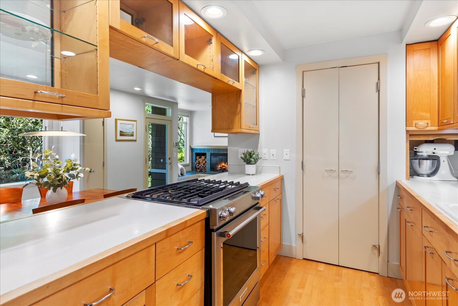 4309 Olympic Boulevard Everett, WA 98203 - Photo 11 of 40 a kitchen with stainless steel appliances granite countertop a stove a sink and a refrigerator