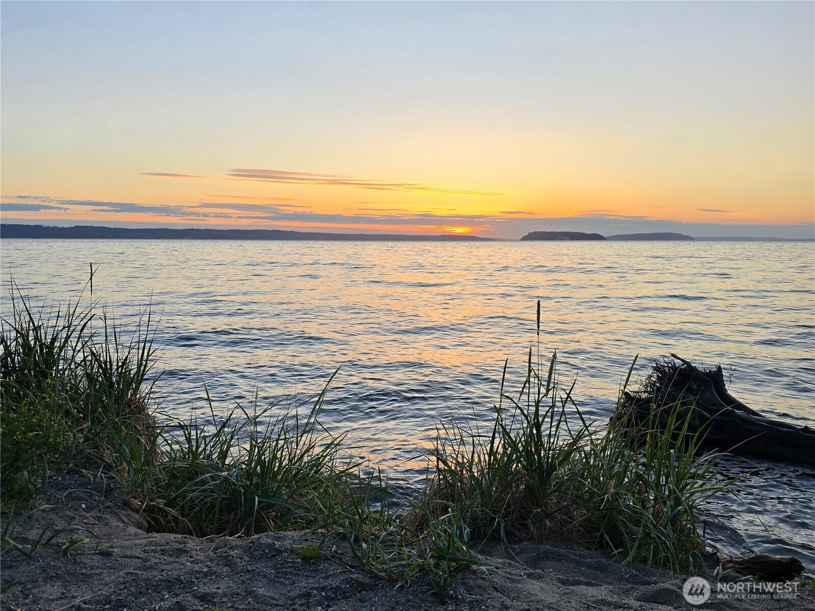 4309 Olympic Boulevard Everett, WA 98203 - Photo 39 of 40 a view of ocean with a beach