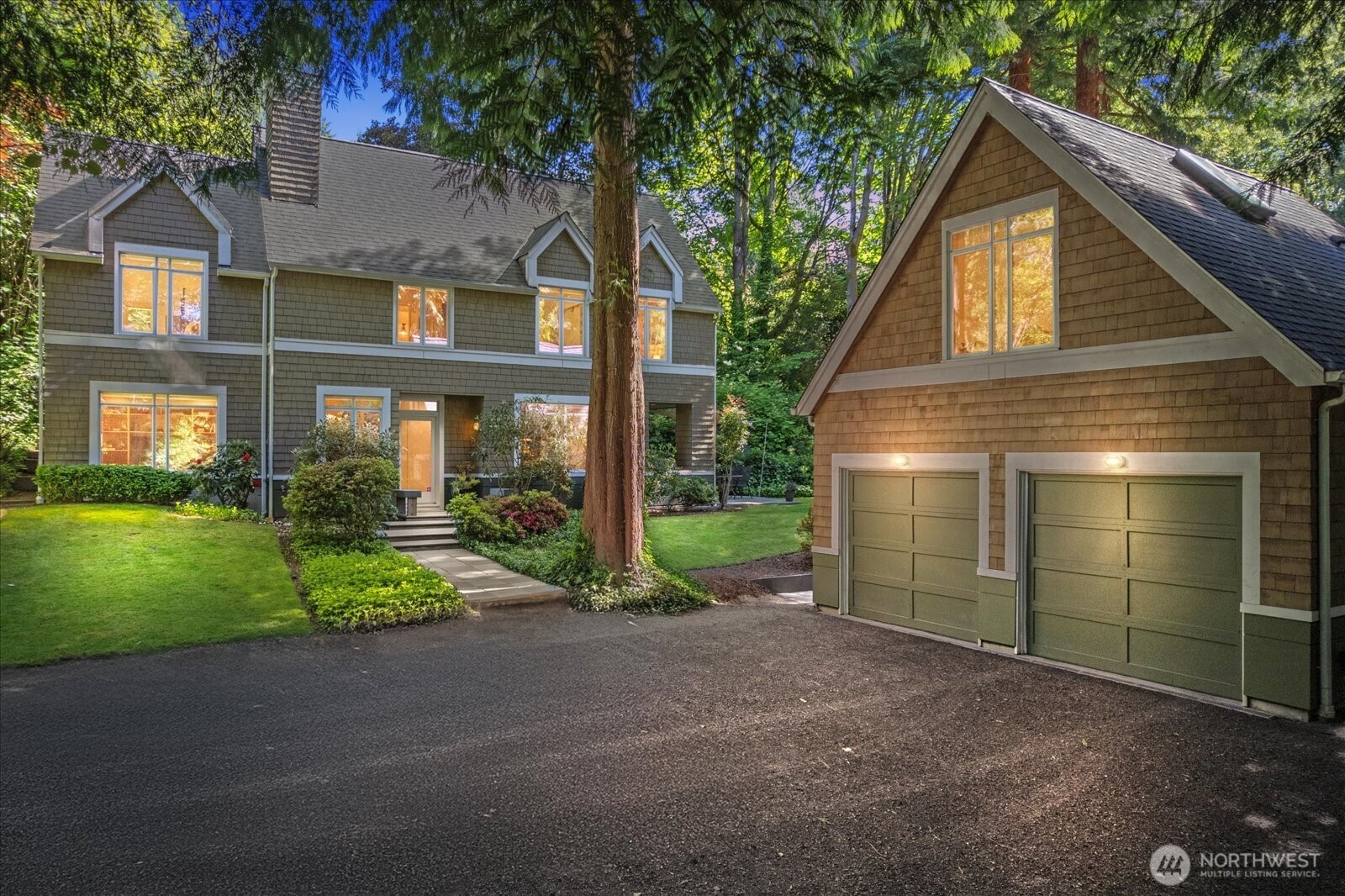 4309 Olympic Boulevard Everett, WA 98203 - Photo 40 of 40 a view of backyard of house and trees