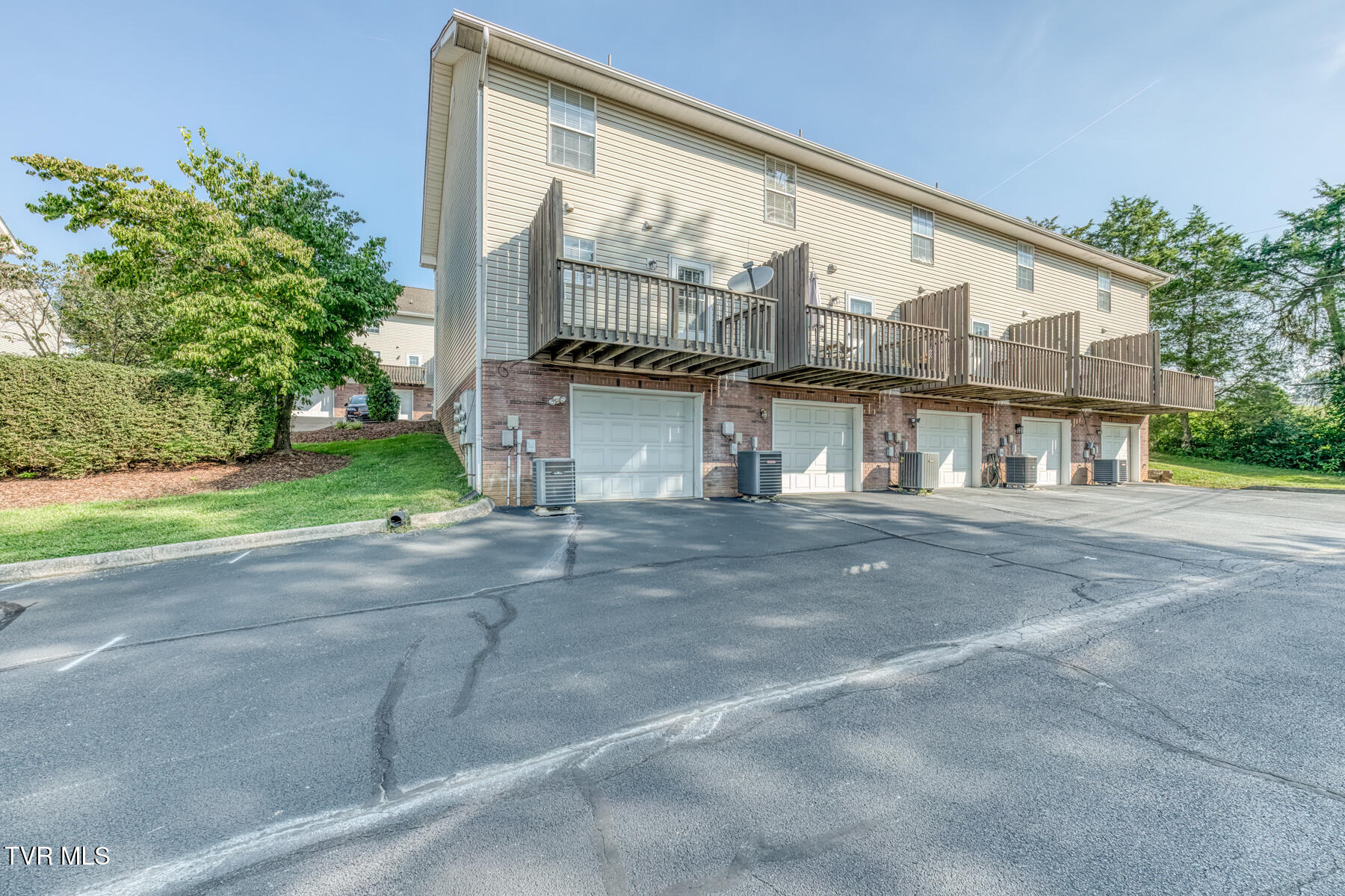10 Pepper Ridge Court, Unit 10 Gray, TN 37615 - Photo 33 of 36 10 Pepper Ridge Ct-32
