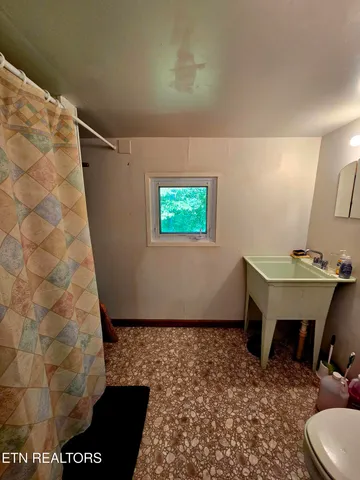 $100,000 | 2329 Leatherwood Ford Road, Jamestown, TN 38556