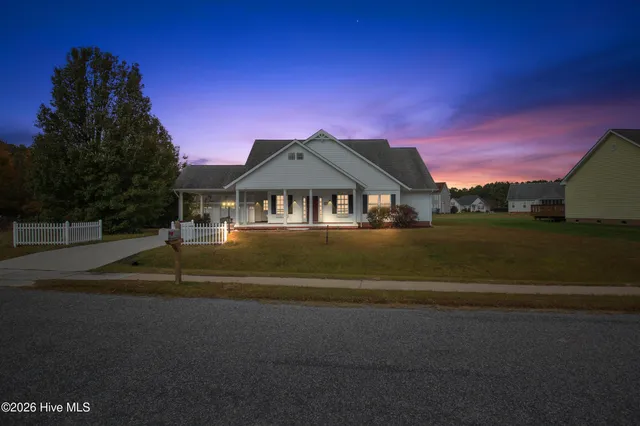 $625,000 | 128 Creekside Drive, Moyock, NC 27958