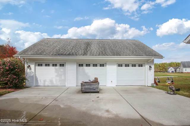 $625,000 | 128 Creekside Drive, Moyock, NC 27958