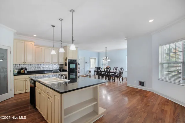 $625,000 | 128 Creekside Drive, Moyock, NC 27958