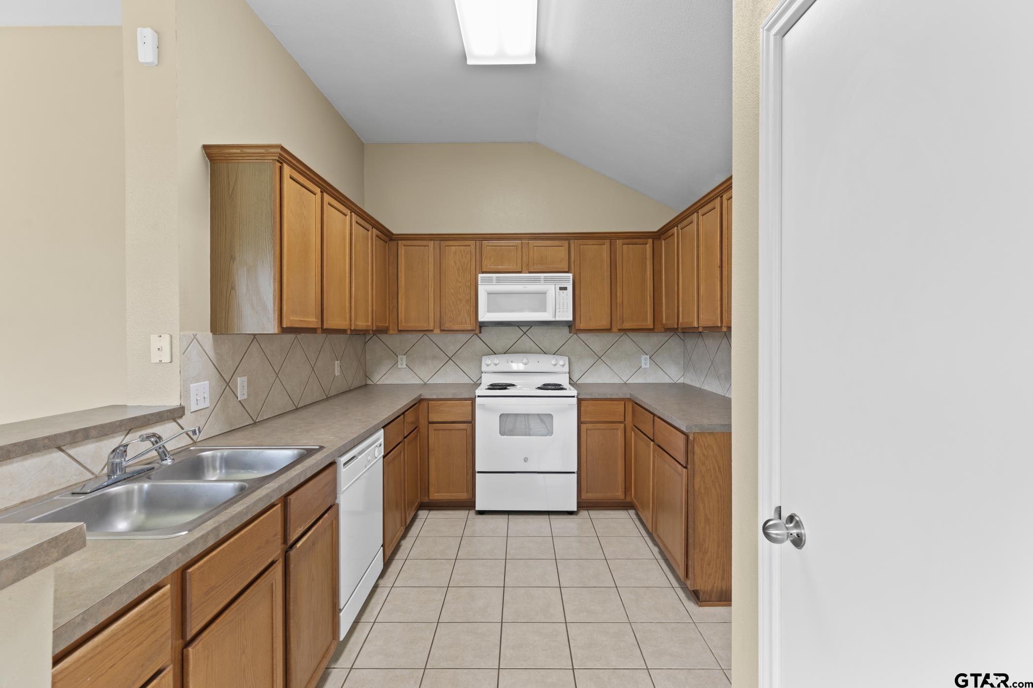 5330 Meadow Ridge Drive Flint, TX 75762 - Photo 10 of 16