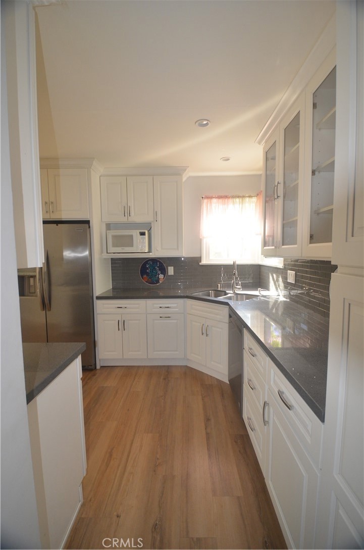 7024 Balcom Avenue Reseda, CA 91335 - Photo 12 of 54 Gallery Image 12