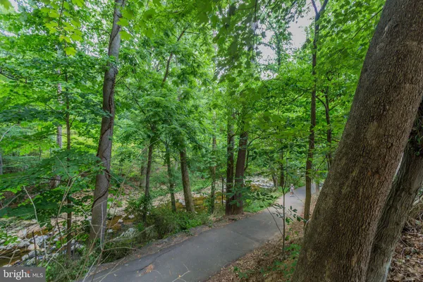 $244,900 | 700 South Arlington Mill Drive, Unit 15204, Arlington, VA 22204