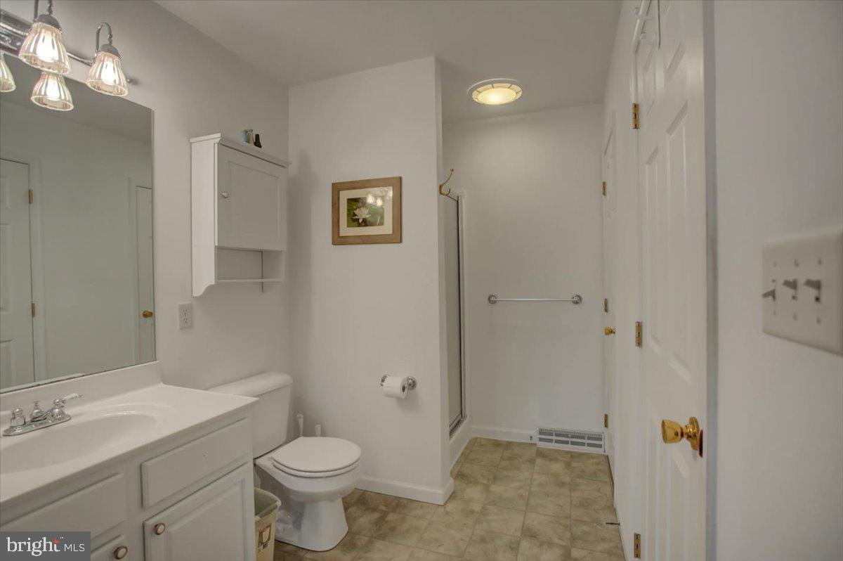 1248 Progress Road Chambersburg, PA 17201 - Photo 20 of 30 Primary Bathroom