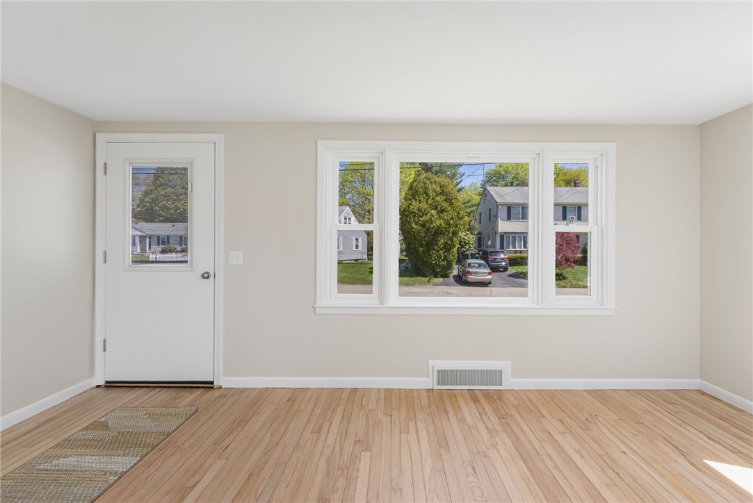44 Ideal Court Warwick, RI 02818 - Photo 7 of 25