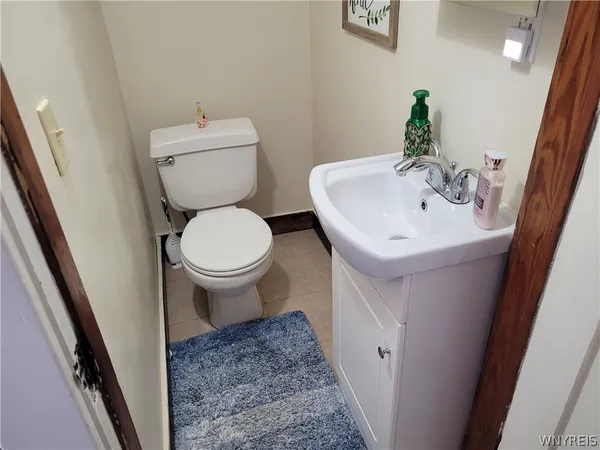 $185,000 | 210 East Oak Orchard Street, Shelby, NY 14103