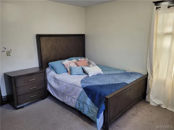 $185,000 | 210 East Oak Orchard Street, Shelby, NY 14103