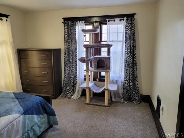 $185,000 | 210 East Oak Orchard Street, Shelby, NY 14103