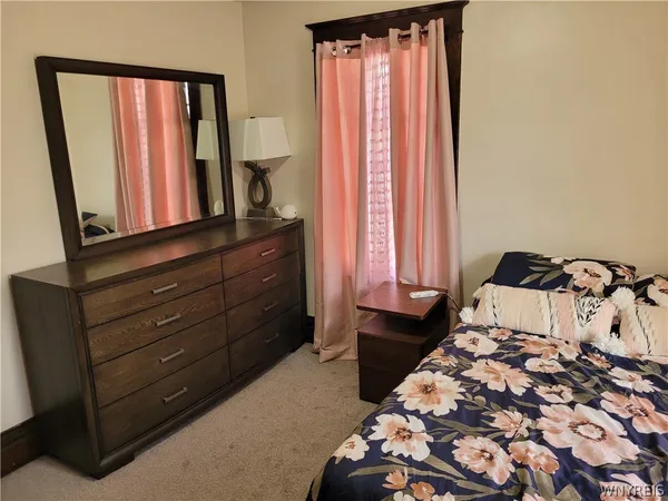 $185,000 | 210 East Oak Orchard Street, Shelby, NY 14103