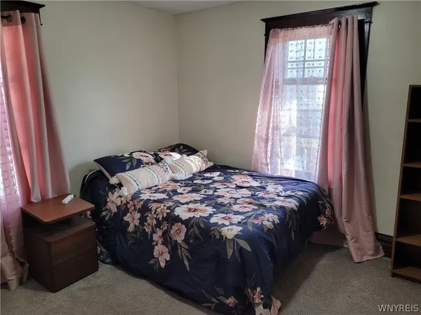 $185,000 | 210 East Oak Orchard Street, Shelby, NY 14103