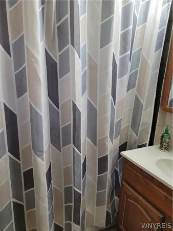 $185,000 | 210 East Oak Orchard Street, Shelby, NY 14103