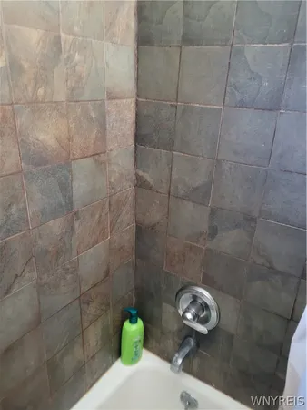 $185,000 | 210 East Oak Orchard Street, Shelby, NY 14103