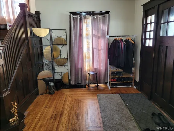 $185,000 | 210 East Oak Orchard Street, Shelby, NY 14103