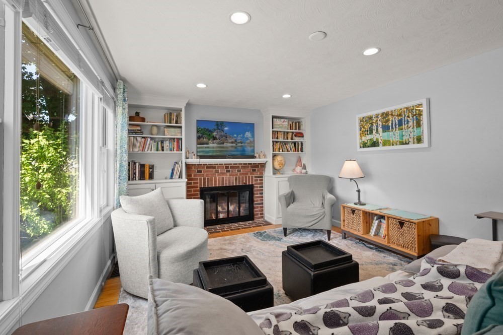 88 Temple Road Waltham, MA 02452 - Photo 14 of 41