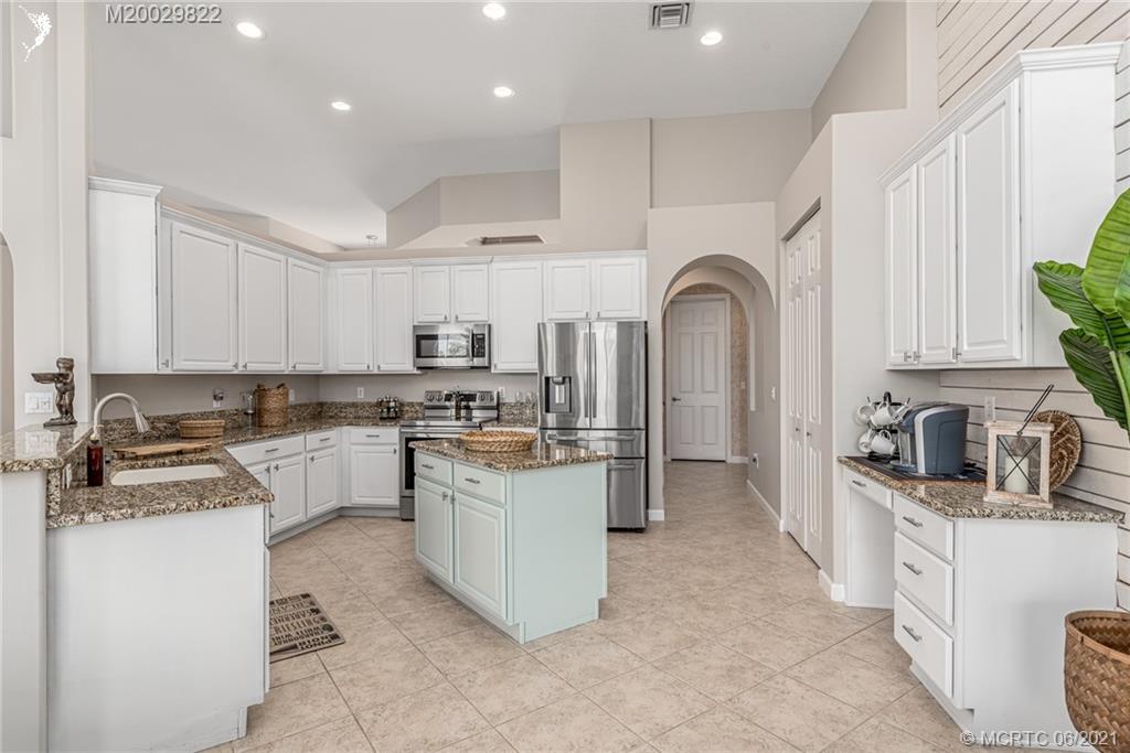 838 Southwest Blue Stem Way Stuart, FL 34997 - Photo 9 of 42 Gallery Image 9