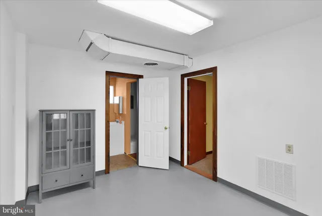 $950 | 392 5 Locks Road, Shoemakersville, PA 19555