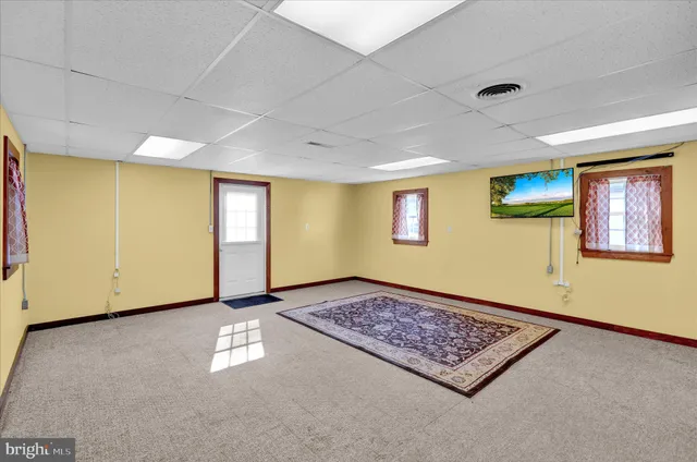 $950 | 392 5 Locks Road, Shoemakersville, PA 19555