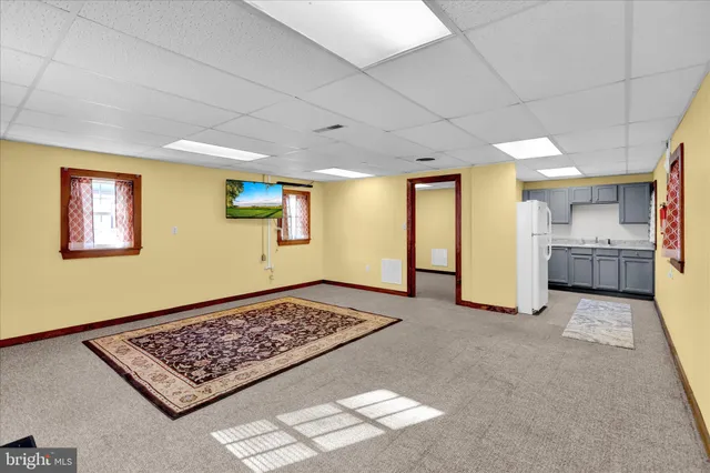 $950 | 392 5 Locks Road, Shoemakersville, PA 19555