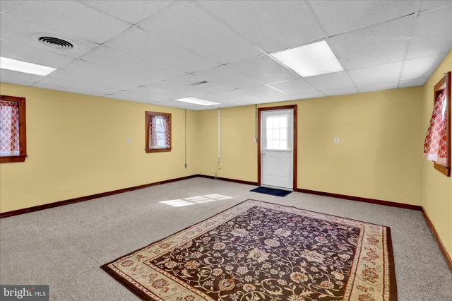 $950 | 392 5 Locks Road, Shoemakersville, PA 19555