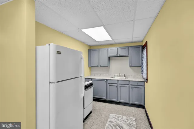 $950 | 392 5 Locks Road, Shoemakersville, PA 19555