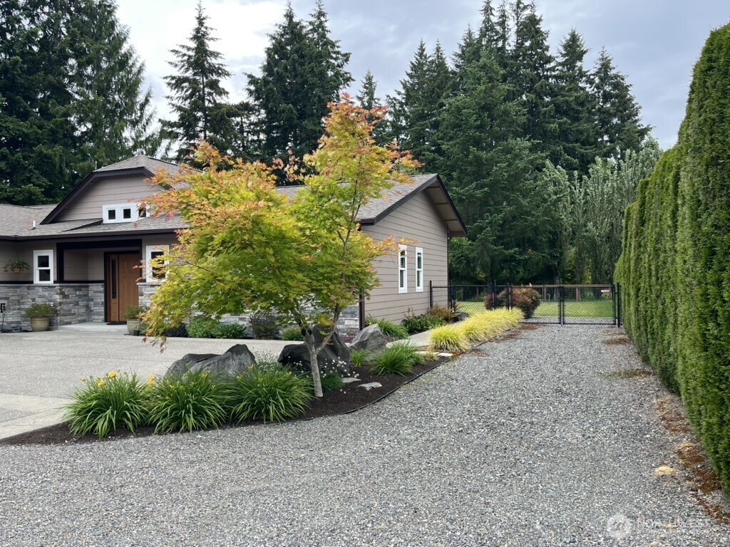 2901 South Bay Road Northeast Olympia, WA 98506 - Photo 4 of 40