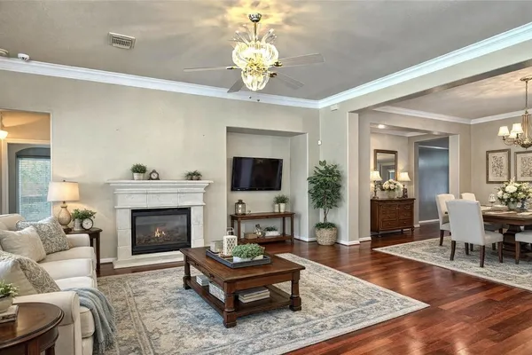 $2,350 | 15230 Chimney Hill Circle, Houston, TX 77095