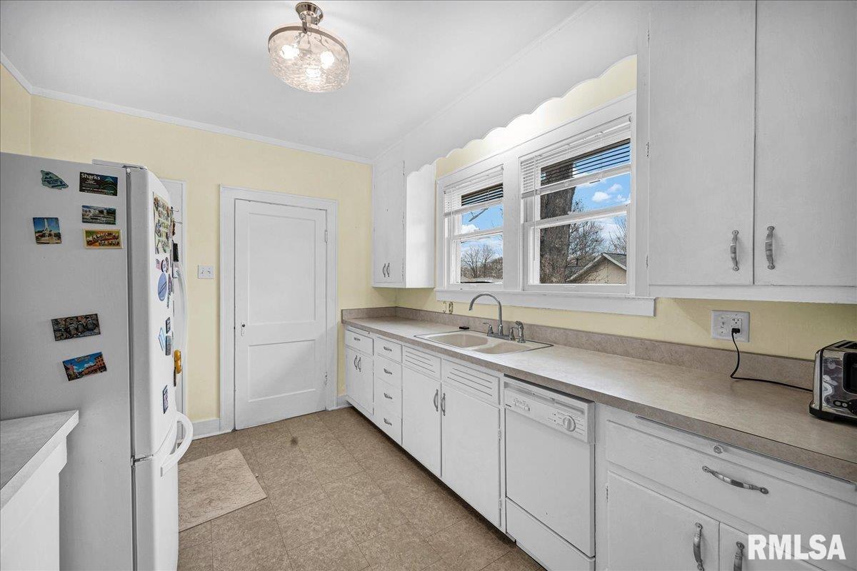 1615 North Santa Fe Avenue Chillicothe, IL 61523 - Photo 12 of 24