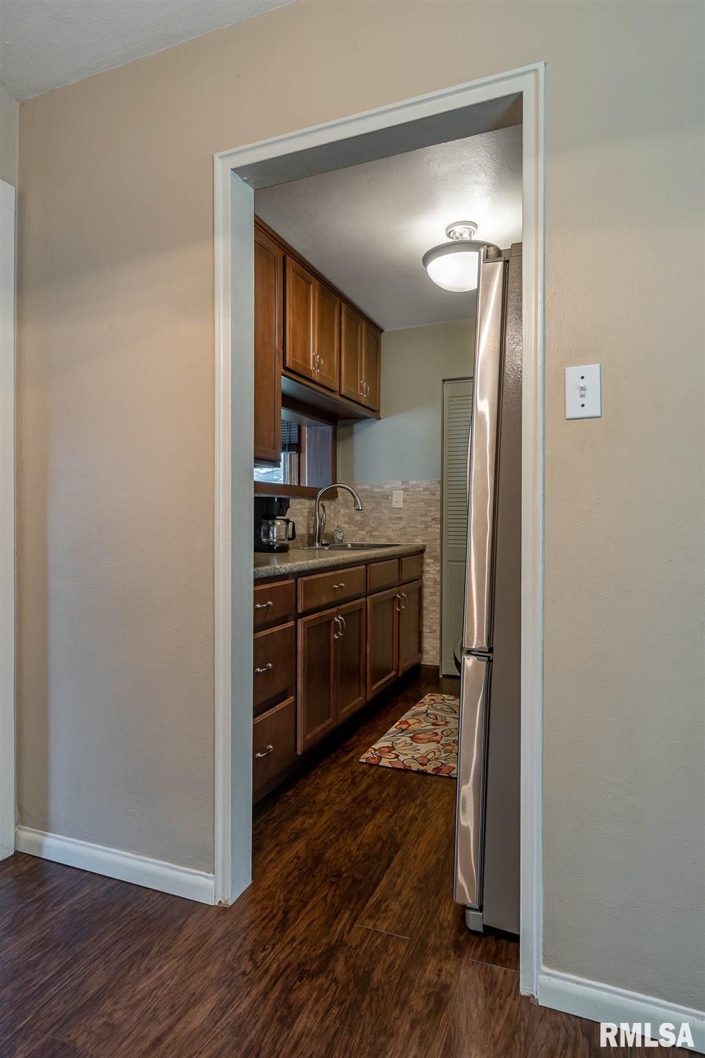 972 40th Street Moline, IL 61265 - Photo 6 of 15 Gallery Image 6