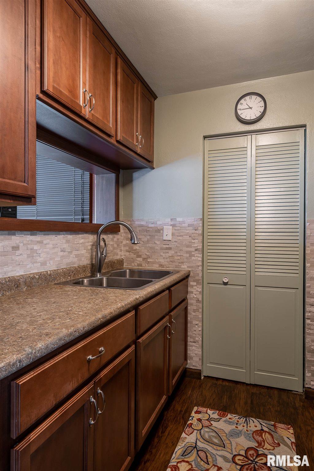 972 40th Street Moline, IL 61265 - Photo 7 of 15 Gallery Image 7