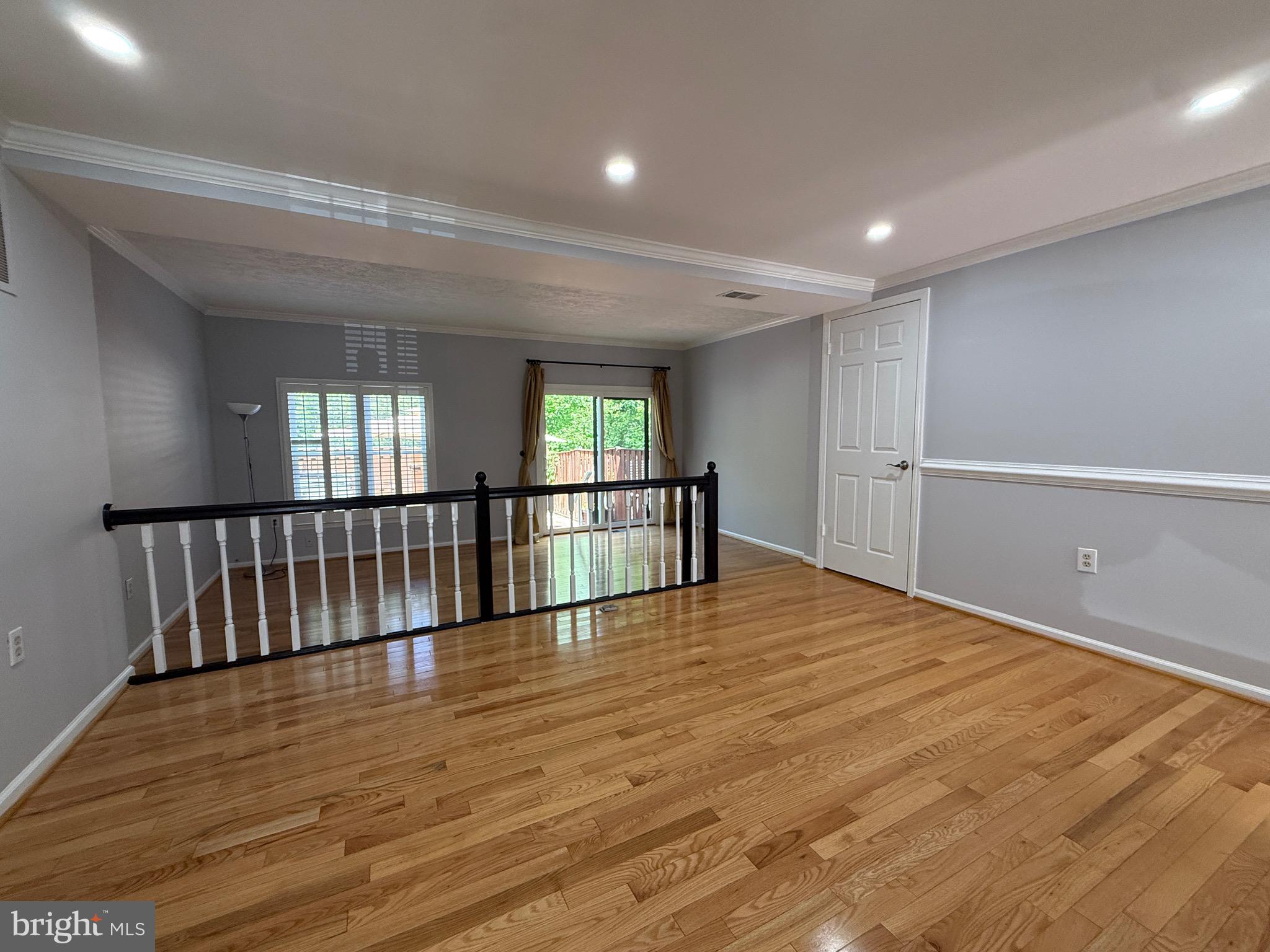 5650 Ridge View Drive Alexandria, VA 22310 - Photo 3 of 27