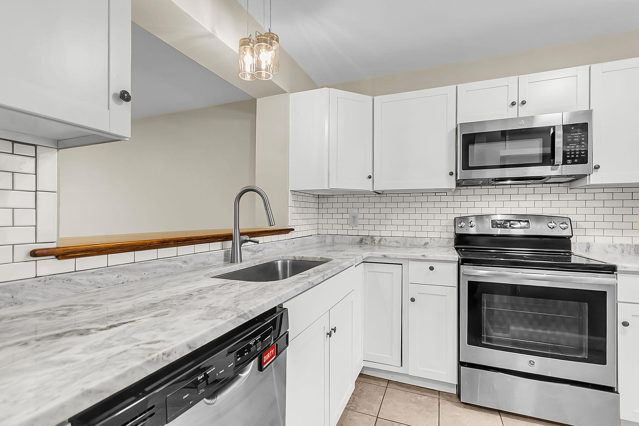 1530 Fort Johnson Road, Unit 1C Charleston, SC 29412 - Photo 4 of 32