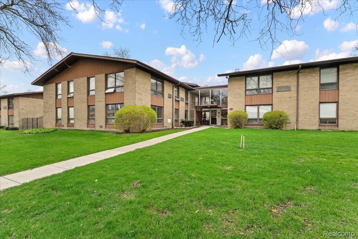 1545 Cherboneau Place, Unit 41 Detroit, MI 48207 - Photo 1 of 21