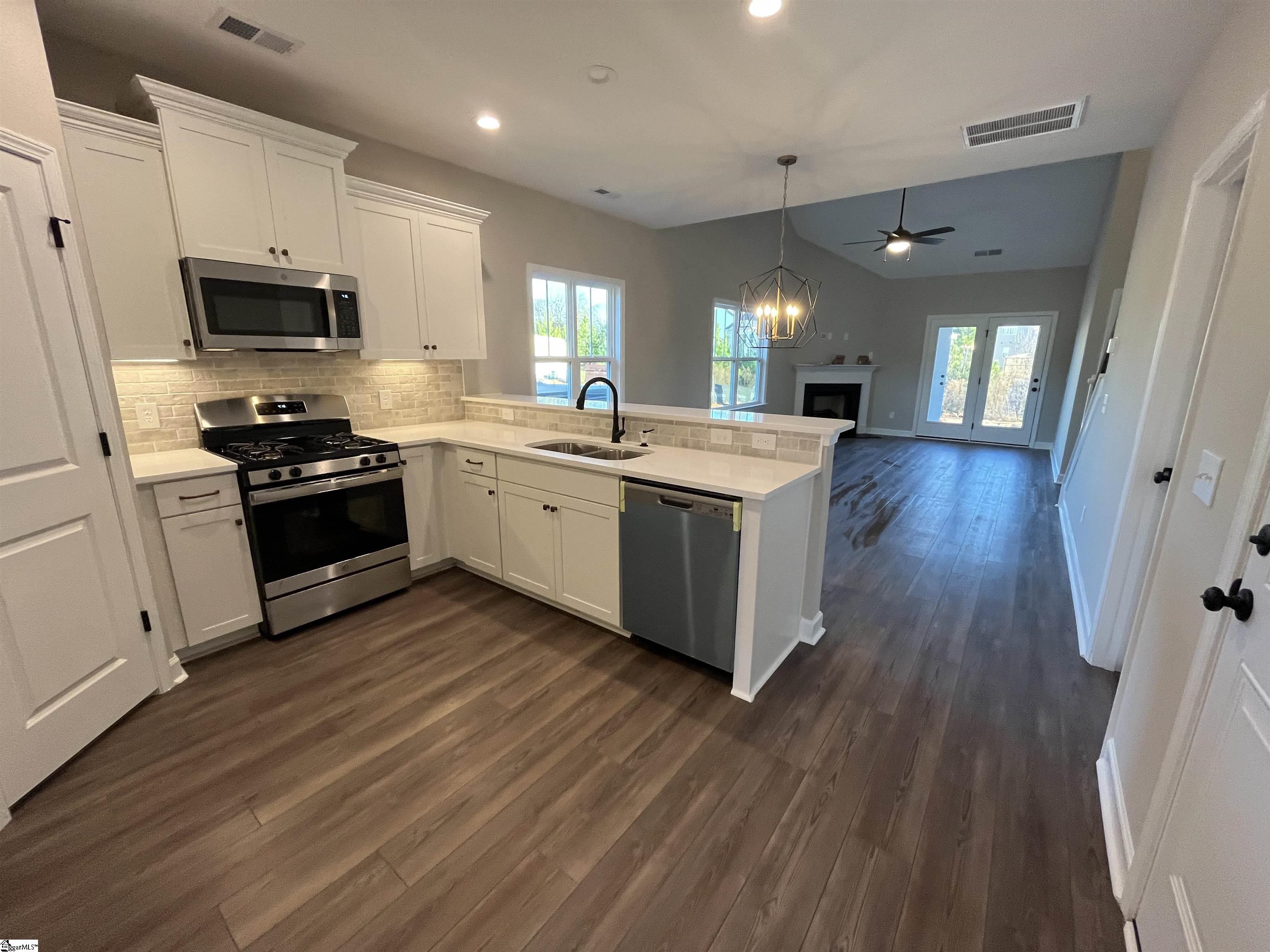 350 Nettle Lane Greenville, SC 29607 - Photo 5 of 34