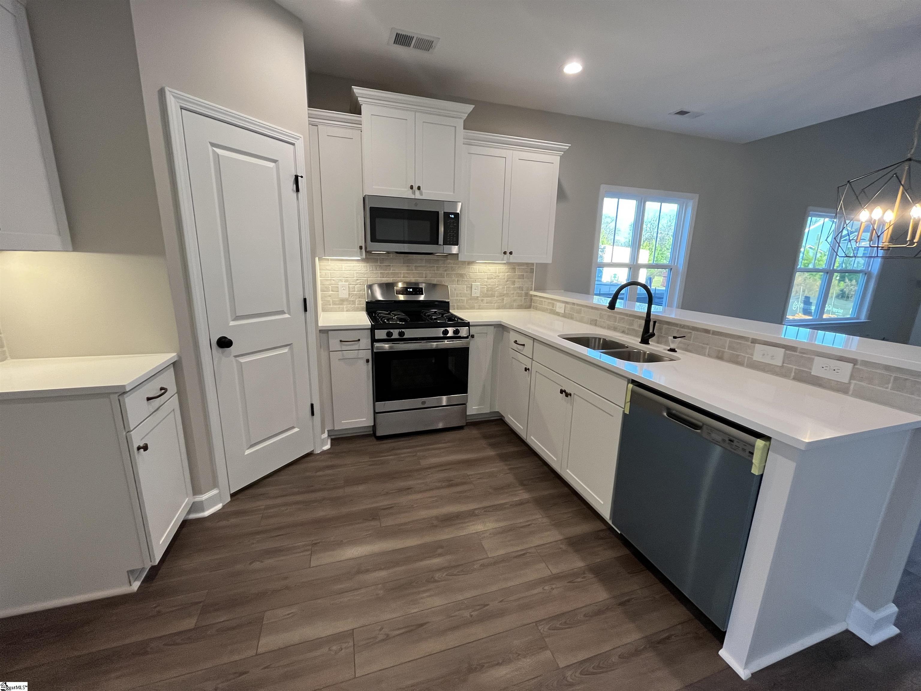 350 Nettle Lane Greenville, SC 29607 - Photo 6 of 34