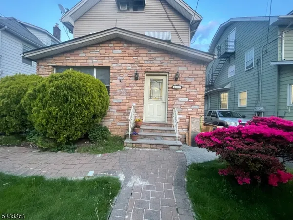 $2,400 | 347 Elmora Avenue, Elizabeth, NJ 07208