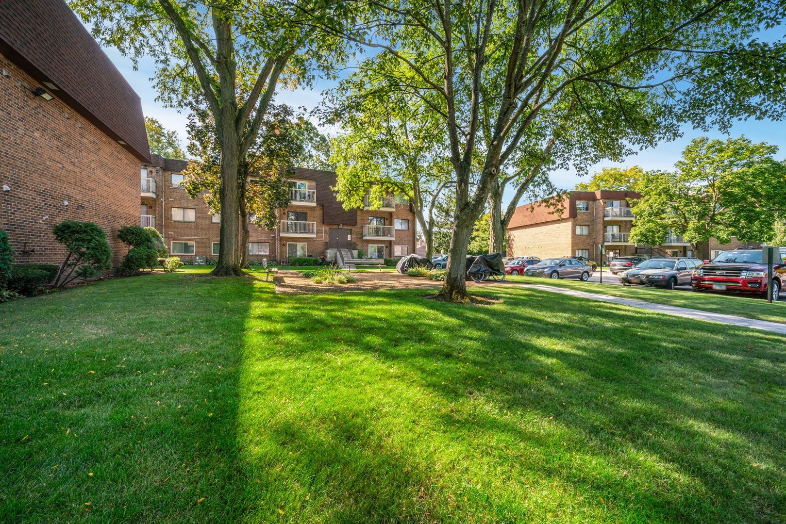 613 West Central Road, Unit B7 Mount Prospect, IL 60056 - Photo 13 of 14 Gallery Image 13