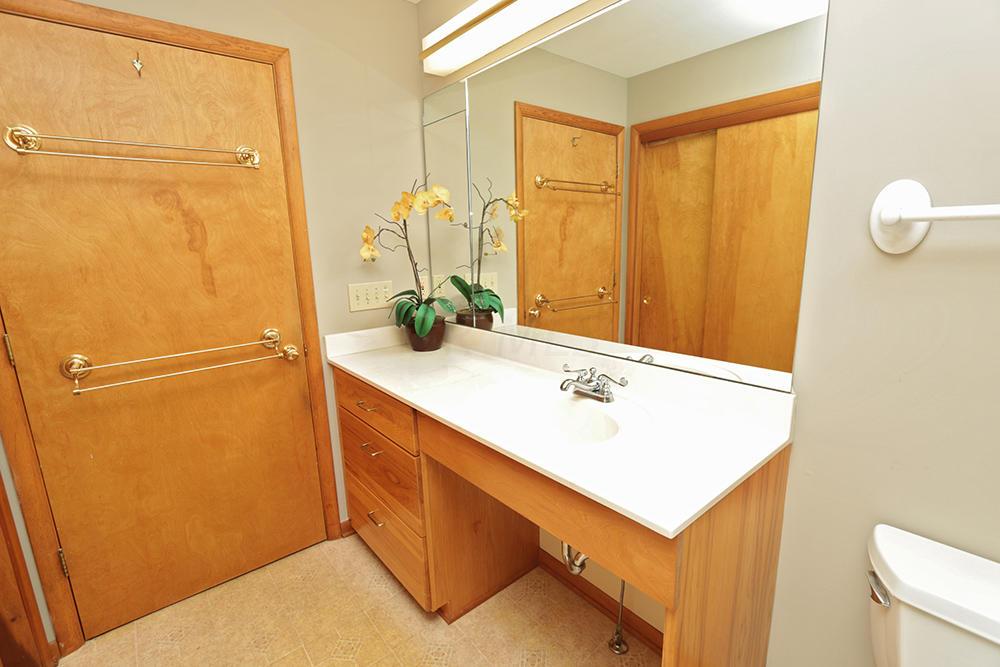1576 Guilford Road Columbus, OH 43221 - Photo 17 of 37
